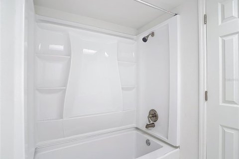 Condominio en venta en New Port Richey, Florida, 1 dormitorio, 67.63 m2 № 2098878 - foto 5