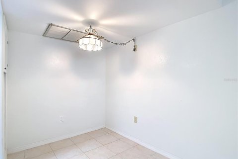 Condominio en venta en New Port Richey, Florida, 1 dormitorio, 67.63 m2 № 2098878 - foto 27