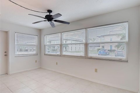 Condominio en venta en New Port Richey, Florida, 1 dormitorio, 67.63 m2 № 2098878 - foto 10