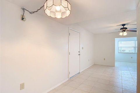 Condominio en venta en New Port Richey, Florida, 1 dormitorio, 67.63 m2 № 2098878 - foto 29