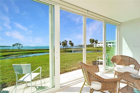 Condo in Bradenton, Florida, 2 bedrooms  № 1517254 - photo 16