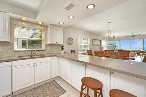 Condo in Bradenton, Florida, 2 bedrooms  № 1517254 - photo 12