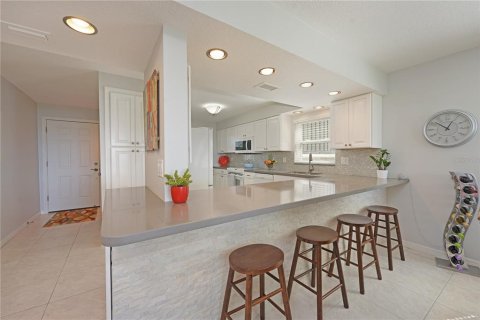 Condo in Bradenton, Florida, 2 bedrooms  № 1517254 - photo 11