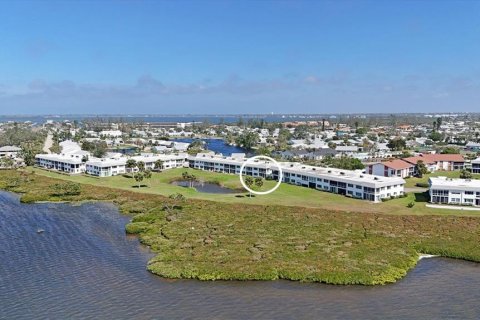 Condo in Bradenton, Florida, 2 bedrooms  № 1517254 - photo 7