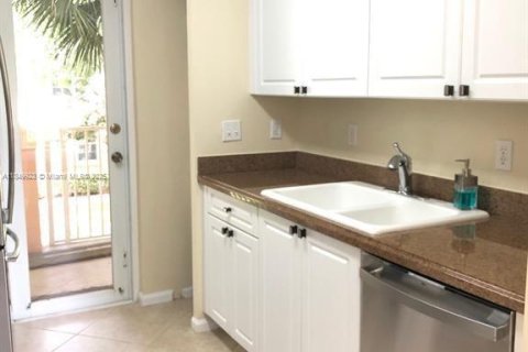 Снять в аренду таунхаус в Юпитер, Флорида 2 спальни, 102.29м2, № 2057405 - фото 5