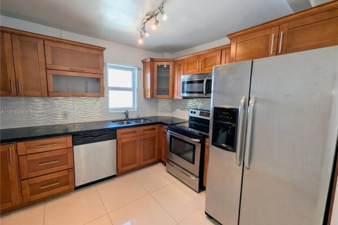 Casa en venta en Miami, Florida, 3 dormitorios, 102.01 m2 № 1927996 - foto 20