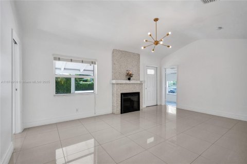 Casa en venta en Miami, Florida, 3 dormitorios, 102.01 m2 № 1927996 - foto 13