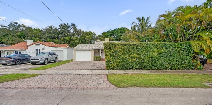 Casa en Miami, Florida 3 dormitorios, 102.01 m2 № 1927996