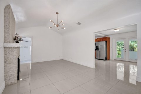 Casa en venta en Miami, Florida, 3 dormitorios, 102.01 m2 № 1927996 - foto 15