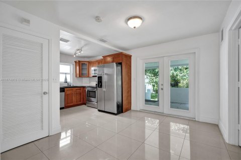 Casa en venta en Miami, Florida, 3 dormitorios, 102.01 m2 № 1927996 - foto 26
