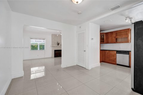 Casa en venta en Miami, Florida, 3 dormitorios, 102.01 m2 № 1927996 - foto 23