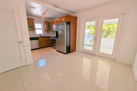 Casa en venta en Miami, Florida, 3 dormitorios, 102.01 m2 № 1927996 - foto 18