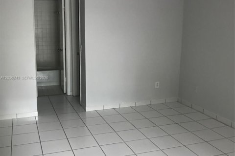 Copropriété à vendre à Miami, Floride: 2 chambres, 92.25 m2 № 2084258 - photo 8
