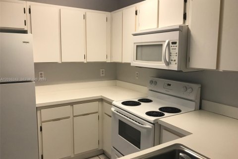Copropriété à vendre à Miami, Floride: 2 chambres, 92.25 m2 № 2084258 - photo 1
