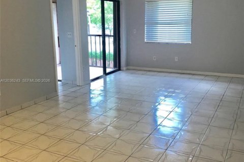 Copropriété à vendre à Miami, Floride: 2 chambres, 92.25 m2 № 2084258 - photo 6