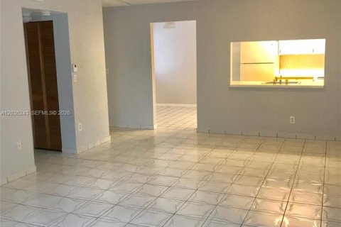 Copropriété à vendre à Miami, Floride: 2 chambres, 92.25 m2 № 2084258 - photo 5