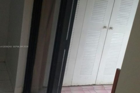 Copropriété à vendre à Miami, Floride: 2 chambres, 92.25 m2 № 2084258 - photo 7