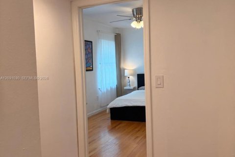 Condominio en venta en Miami Beach, Florida, 1 dormitorio, 62.24 m2 № 2258036 - foto 13