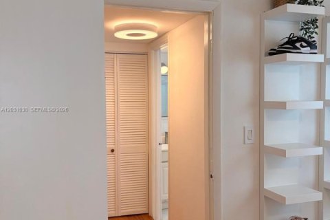 Condominio en venta en Miami Beach, Florida, 1 dormitorio, 62.24 m2 № 2258036 - foto 22