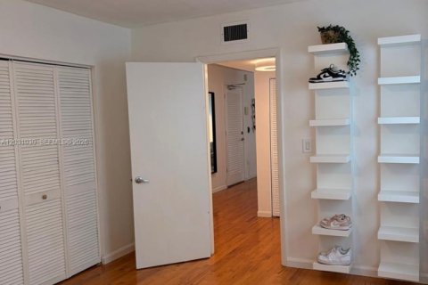Condominio en venta en Miami Beach, Florida, 1 dormitorio, 62.24 m2 № 2258036 - foto 21