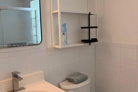 Condominio en venta en Miami Beach, Florida, 1 dormitorio, 62.24 m2 № 2258036 - foto 14