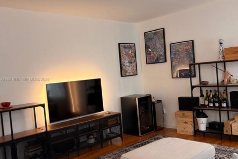 Condominio en venta en Miami Beach, Florida, 1 dormitorio, 62.24 m2 № 2258036 - foto 25