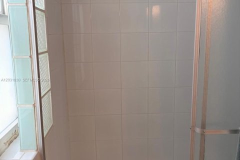Condominio en venta en Miami Beach, Florida, 1 dormitorio, 62.24 m2 № 2258036 - foto 15