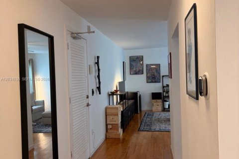 Condominio en venta en Miami Beach, Florida, 1 dormitorio, 62.24 m2 № 2258036 - foto 23