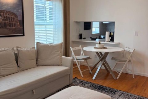 Condominio en venta en Miami Beach, Florida, 1 dormitorio, 62.24 m2 № 2258036 - foto 30