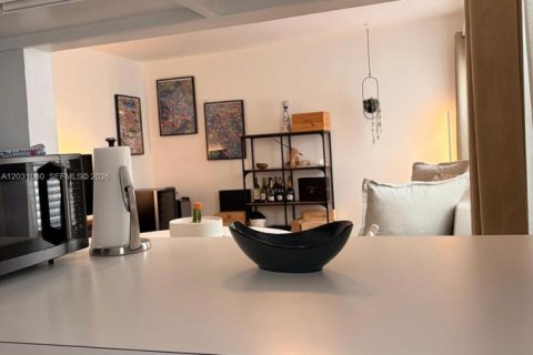 Condominio en venta en Miami Beach, Florida, 1 dormitorio, 62.24 m2 № 2258036 - foto 12