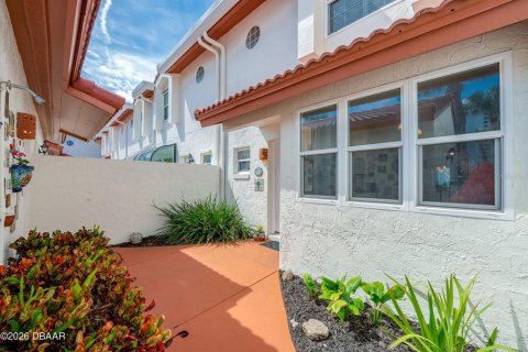 Adosado en venta en Daytona Beach, Florida, 2 dormitorios, 132.66 m2 № 2216377 - foto 4