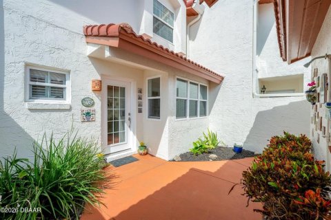 Adosado en Daytona Beach, Florida 2 dormitorios, 132.66 m2 № 2216377
