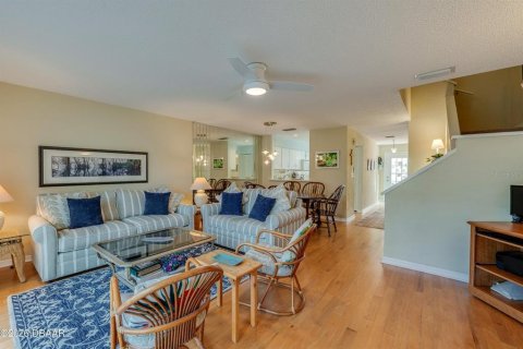 Adosado en venta en Daytona Beach, Florida, 2 dormitorios, 132.66 m2 № 2216377 - foto 11