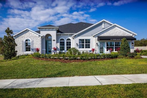 House in Apopka, Florida 5 bedrooms, 368.08 sq.m. № 1755382 - photo 3