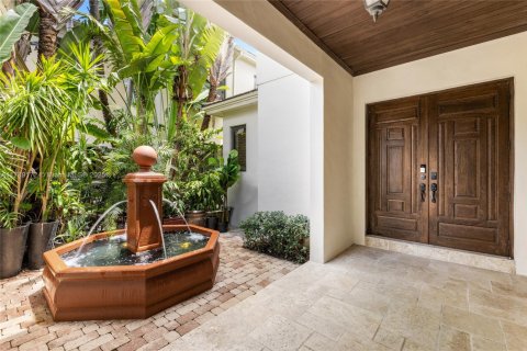 House in Miami, Florida 5 bedrooms, 427.54 sq.m. № 1782065 - photo 6