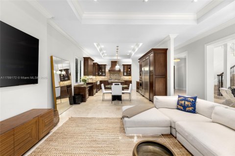 House in Miami, Florida 5 bedrooms, 427.54 sq.m. № 1782065 - photo 16