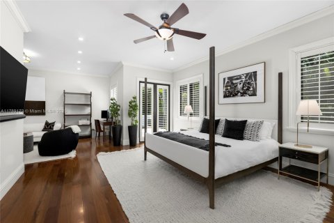 House in Miami, Florida 5 bedrooms, 427.54 sq.m. № 1782065 - photo 28