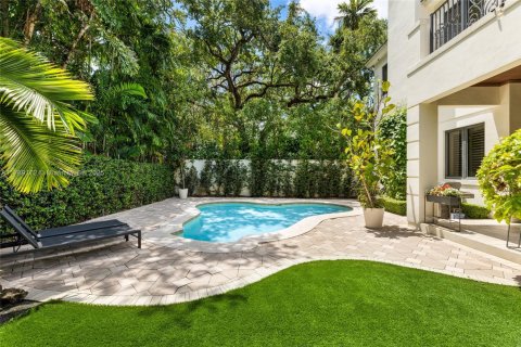 House in Miami, Florida 5 bedrooms, 427.54 sq.m. № 1782065 - photo 5