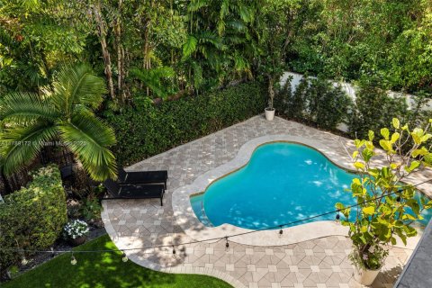 House in Miami, Florida 5 bedrooms, 427.54 sq.m. № 1782065 - photo 30