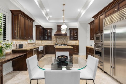 House in Miami, Florida 5 bedrooms, 427.54 sq.m. № 1782065 - photo 18