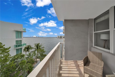 Copropriété à louer à Miami Beach, Floride: 1 chambre, 67.82 m2 № 1956779 - photo 1