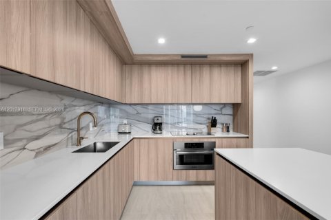 Снять в аренду кондоминиум в Майами, Флорида 2 спальни, 126.16м2, № 2256500 - фото 10