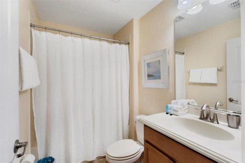 Casa en venta en Kissimmee, Florida, 5 dormitorios, 280.1 m2 № 2383830 - foto 26
