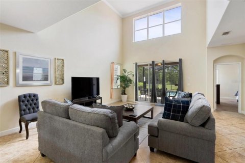 Casa en venta en Kissimmee, Florida, 5 dormitorios, 280.1 m2 № 2383830 - foto 4