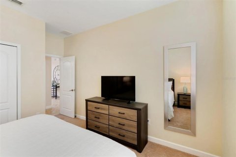 Casa en venta en Kissimmee, Florida, 5 dormitorios, 280.1 m2 № 2383830 - foto 16