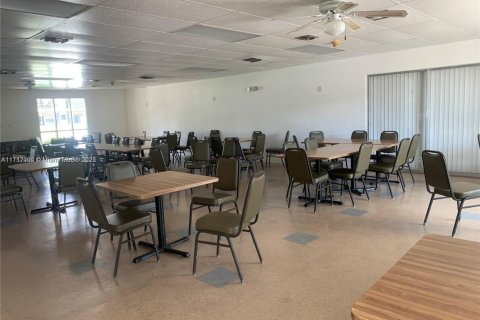 Condominio en venta en Miami, Florida, 1 dormitorio, 63.92 m2 № 1942730 - foto 9