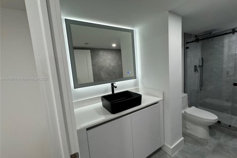 Condo in Aventura, Florida, 2 bedrooms  № 2013221 - photo 21