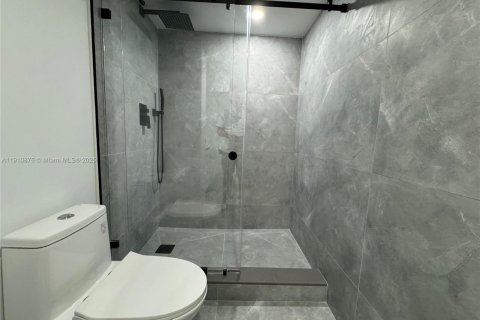 Condo in Aventura, Florida, 2 bedrooms  № 2013221 - photo 20