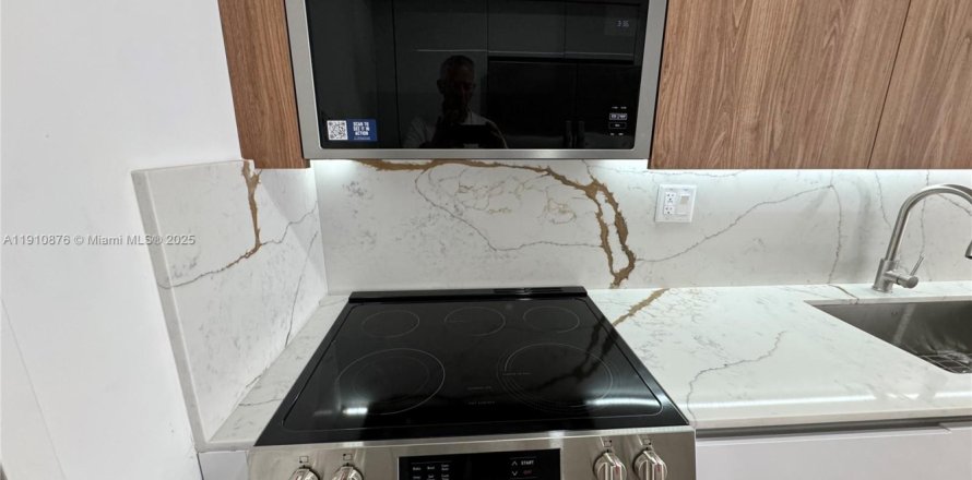 Condo in Aventura, Florida, 2 bedrooms  № 2013221