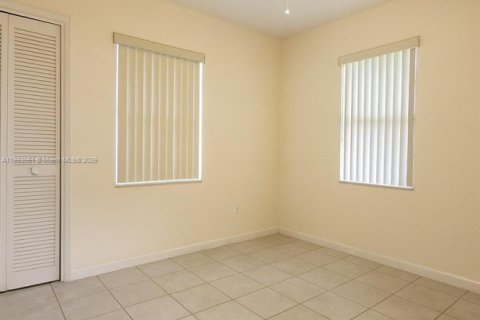 Villa ou maison à vendre à Miami, Floride: 4 chambres, 201.88 m2 № 1950471 - photo 23